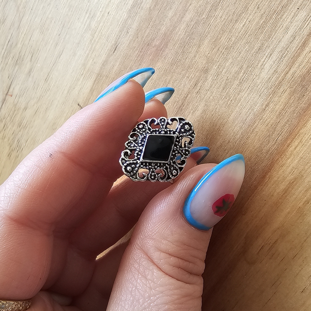 Vintage Black Onyx Silver Filigree Ring